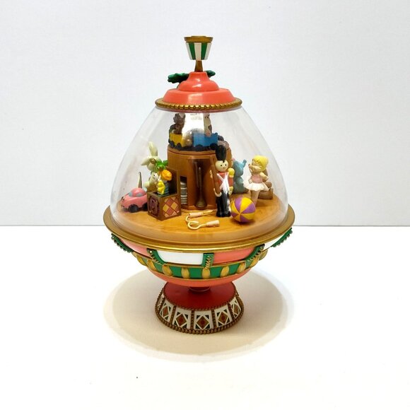 House Of Lloyd Christmas Around The World Twirl Top Toy Shop Works See Video VGC - Picture 7 of 15